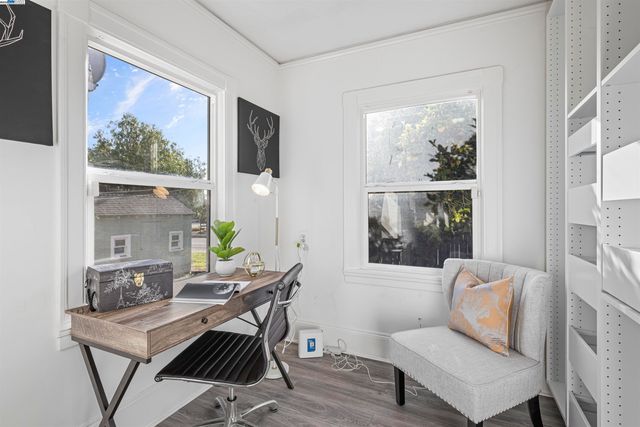 9937 Dante Ave, Oakland, CA 94603