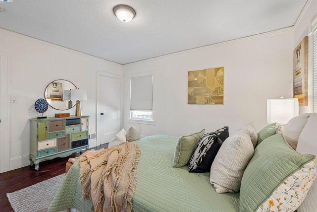 9937 Dante Ave, Oakland, CA 94603