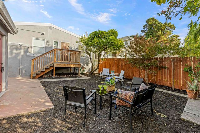 9937 Dante Ave, Oakland, CA 94603