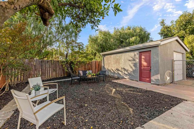 9937 Dante Ave, Oakland, CA 94603