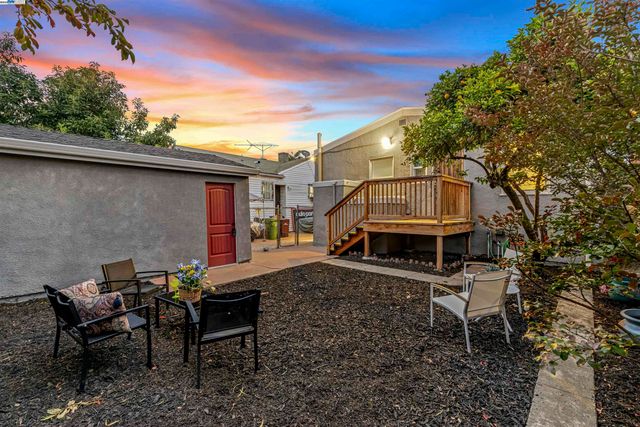 9937 Dante Ave, Oakland, CA 94603