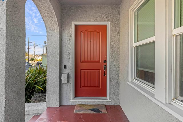 9937 Dante Ave, Oakland, CA 94603