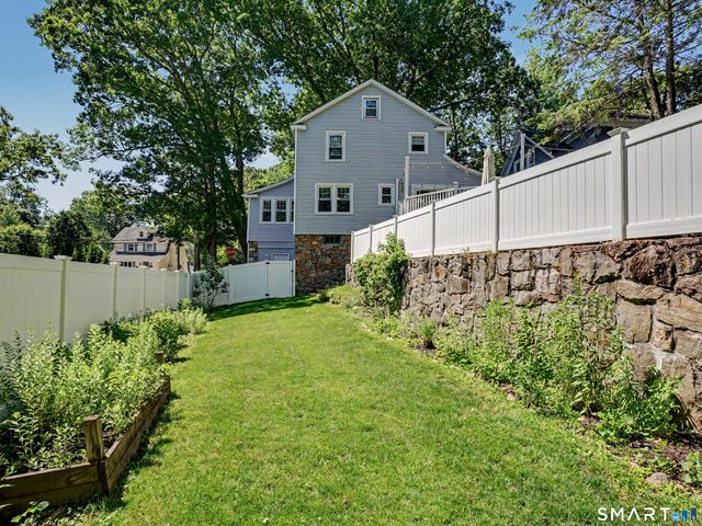 107 Knapp Street, Stamford, CT 06907