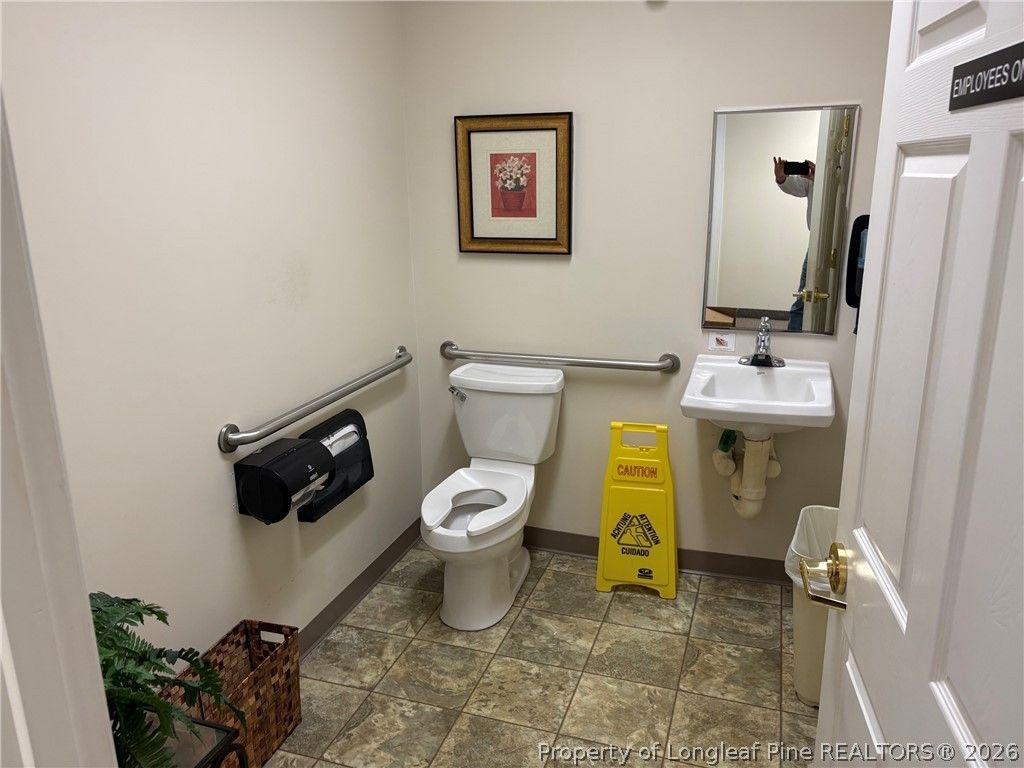 2153 Valleygate Drive 101, Fayetteville, NC 28304 — photo 24