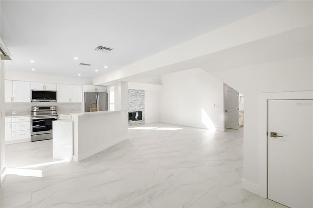 1801 LAURENCE COURT, Clearwater, FL 33764