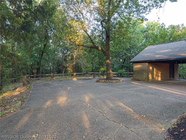 3535 Royal Scots Way, Fort Smith, AR 72908