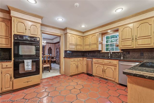 3535 Royal Scots Way, Fort Smith, AR 72908