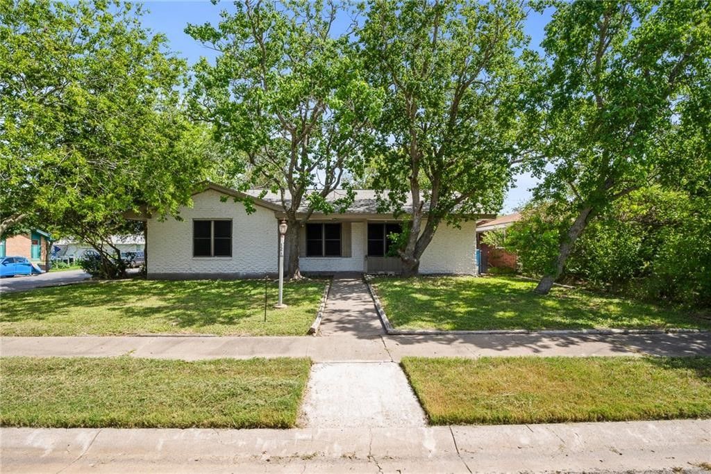 1212 Starlite Dr, Portland, TX 78374