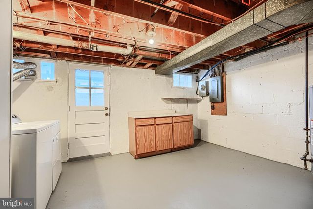 2123 GRAYTHORN RD, Middle River, MD 21220