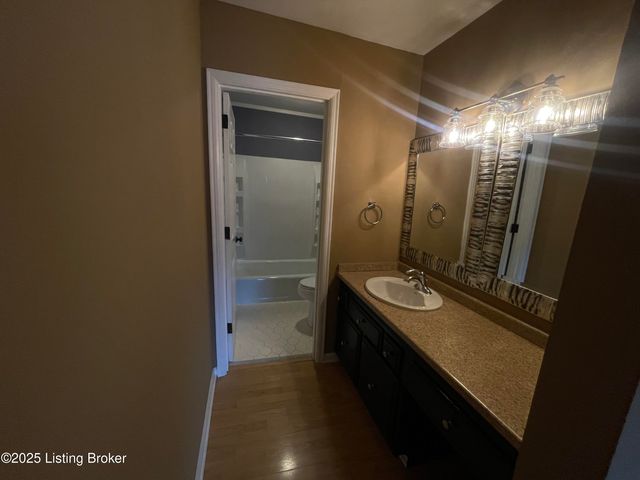 6518 Montero Dr APT 3, Prospect, KY 40059
