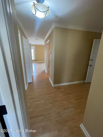 6518 Montero Dr APT 3, Prospect, KY 40059