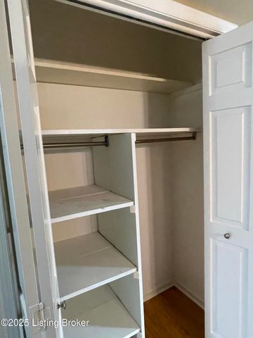 6518 Montero Dr APT 3, Prospect, KY 40059