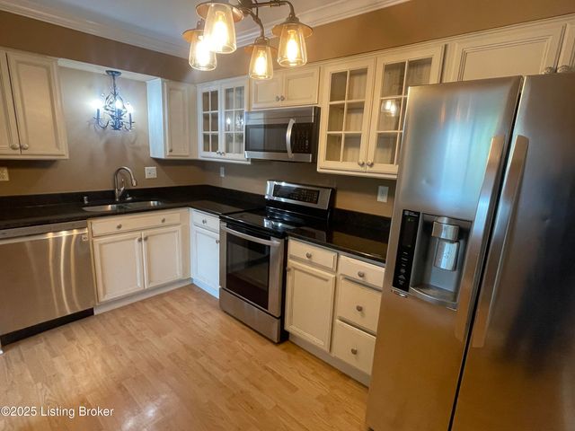 6518 Montero Dr APT 3, Prospect, KY 40059
