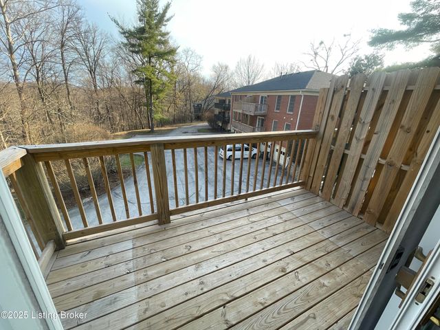 6518 Montero Dr APT 3, Prospect, KY 40059