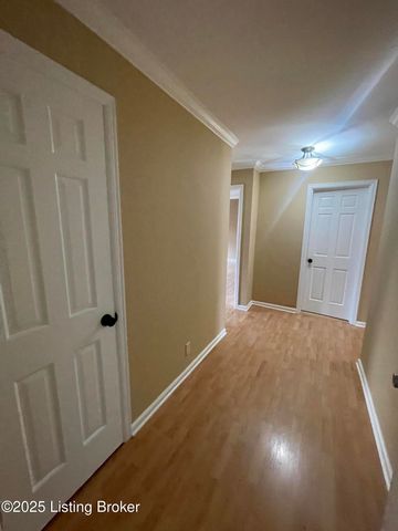 6518 Montero Dr APT 3, Prospect, KY 40059