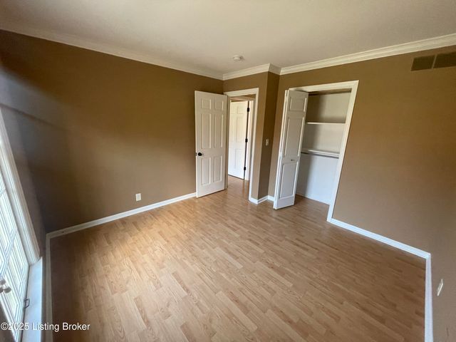 6518 Montero Dr APT 3, Prospect, KY 40059