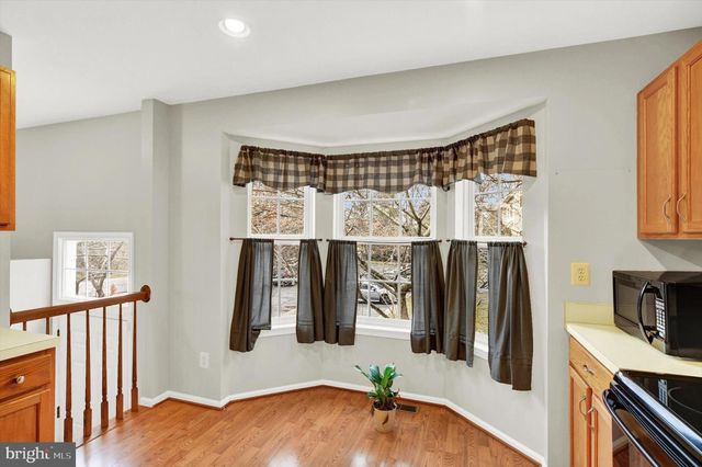 6 CAROB CT, Essex, MD 21221