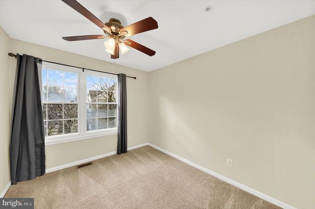 6 CAROB CT, Essex, MD 21221