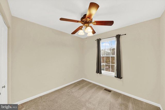 6 CAROB CT, Essex, MD 21221