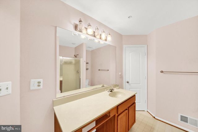 6 CAROB CT, Essex, MD 21221