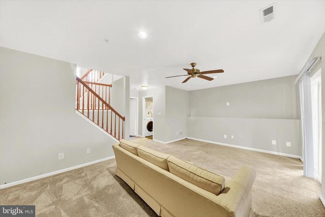 6 CAROB CT, Essex, MD 21221