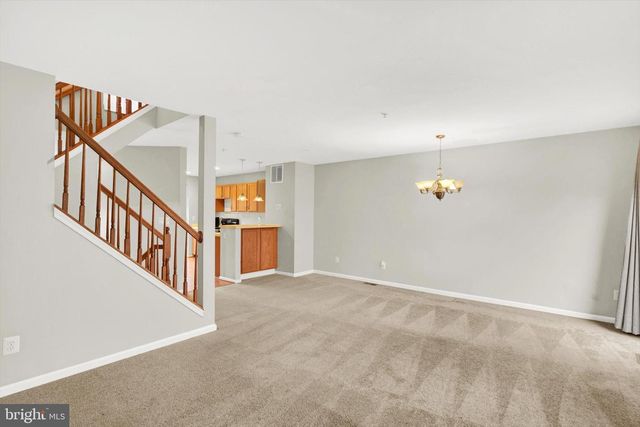 6 CAROB CT, Essex, MD 21221