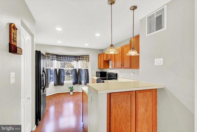 6 CAROB CT, Essex, MD 21221