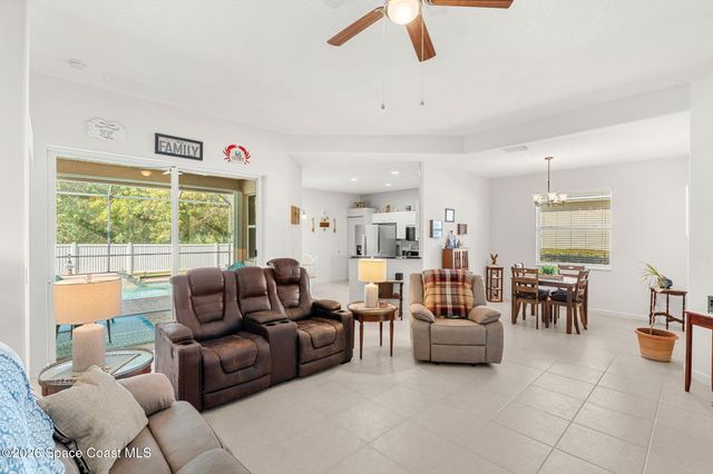 571 Gardendale Circle SE, Palm Bay, FL 32909