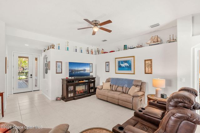 571 Gardendale Circle SE, Palm Bay, FL 32909
