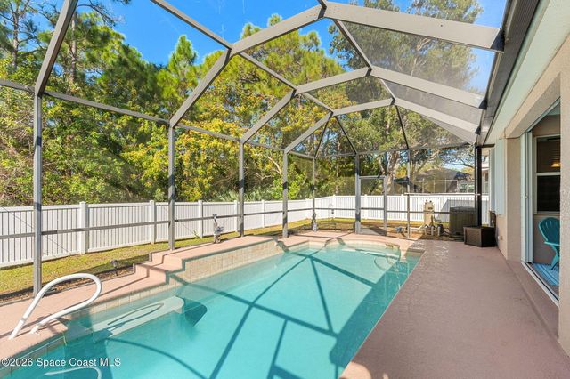 571 Gardendale Circle SE, Palm Bay, FL 32909