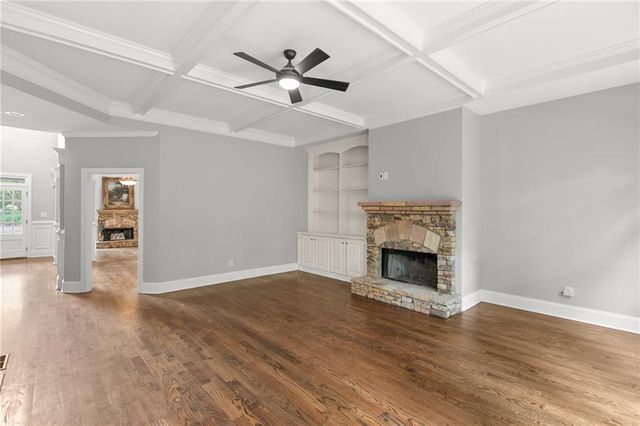 302 Beech Tree Hollow, Sugar Hill, GA 30518