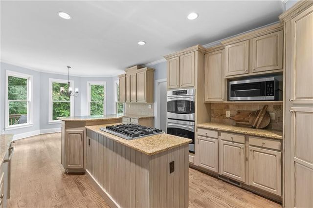 302 Beech Tree Hollow, Sugar Hill, GA 30518