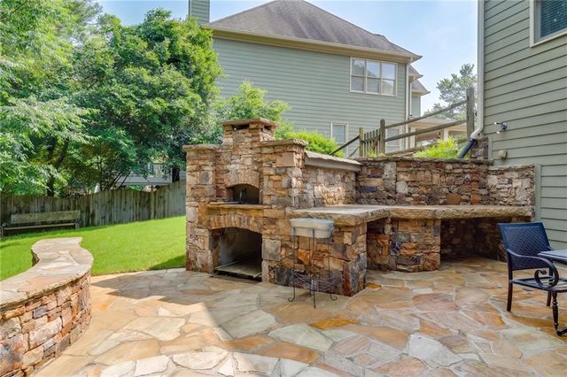 302 Beech Tree Hollow, Sugar Hill, GA 30518