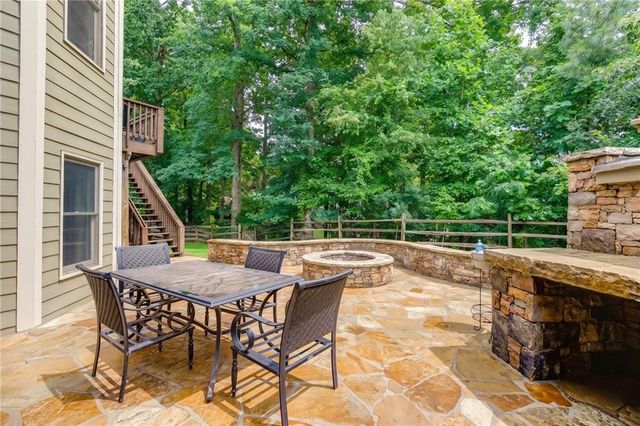 302 Beech Tree Hollow, Sugar Hill, GA 30518