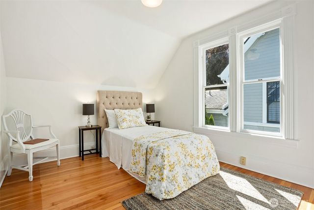 2016 14th Avenue W, Seattle, WA 98119