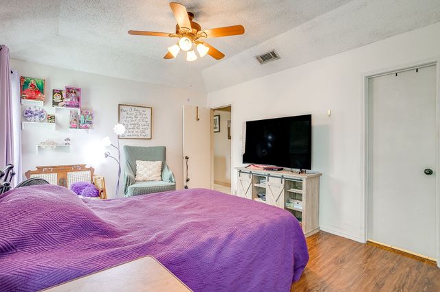 809 Castleview Drive, Arlington, TX 76001