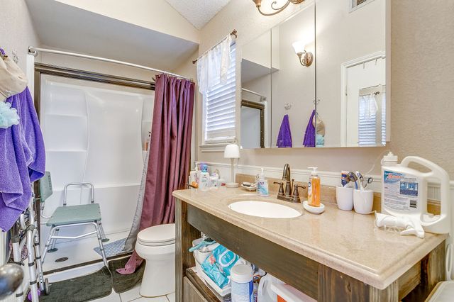 809 Castleview Drive, Arlington, TX 76001