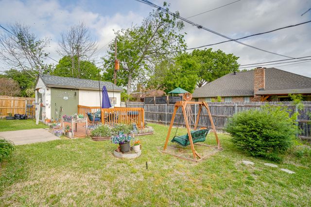 809 Castleview Drive, Arlington, TX 76001