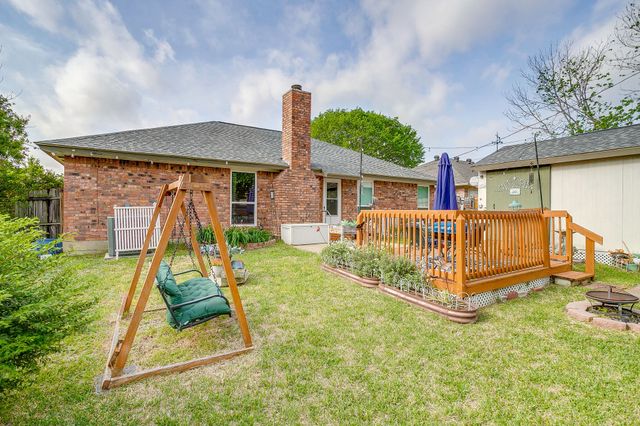 809 Castleview Drive, Arlington, TX 76001