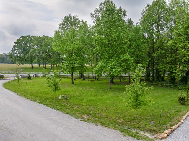 13 Sunset Bluff Way, Monteagle, TN 37356