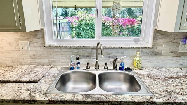 920 Cherry Hills Drive, Bakersfield, CA 93309