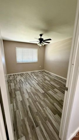 920 Cherry Hills Drive, Bakersfield, CA 93309