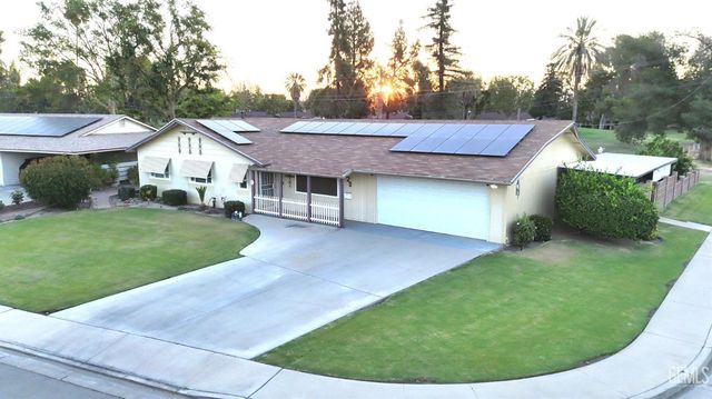 920 Cherry Hills Drive, Bakersfield, CA 93309