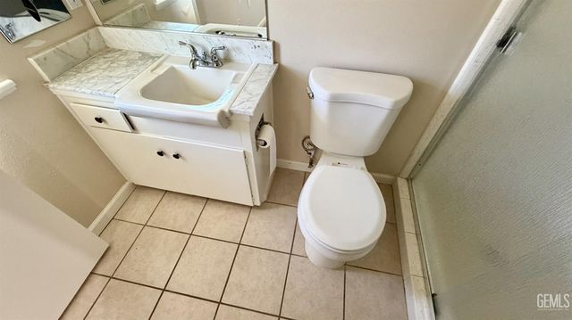 920 Cherry Hills Drive, Bakersfield, CA 93309
