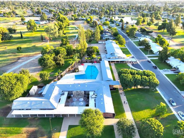 920 Cherry Hills Drive, Bakersfield, CA 93309