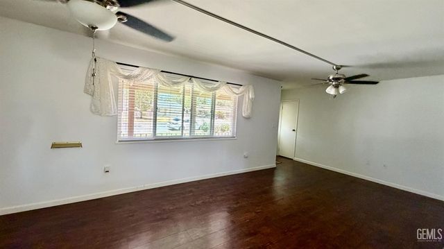 920 Cherry Hills Drive, Bakersfield, CA 93309