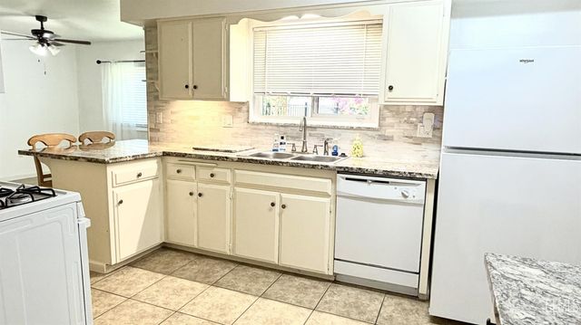 920 Cherry Hills Drive, Bakersfield, CA 93309
