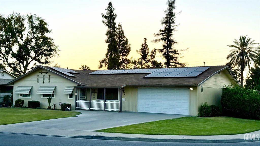 920 Cherry Hills Drive, Bakersfield, CA 93309
