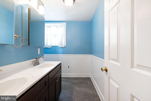 2134 S CHADWICK ST, Philadelphia, PA 19145