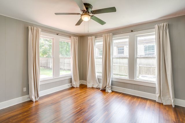 3221 8th Avenue, Fort Worth, TX 76110